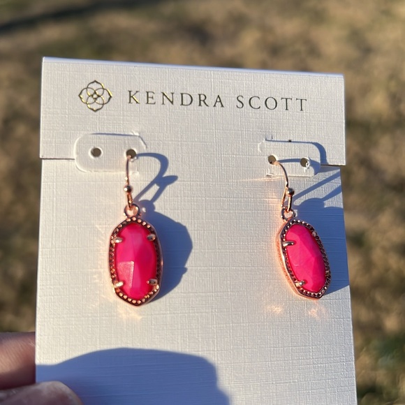 The classic oval shape in the Lee Rose Gold Drop Earrings in Azalea illusion - Picture 8 of 10